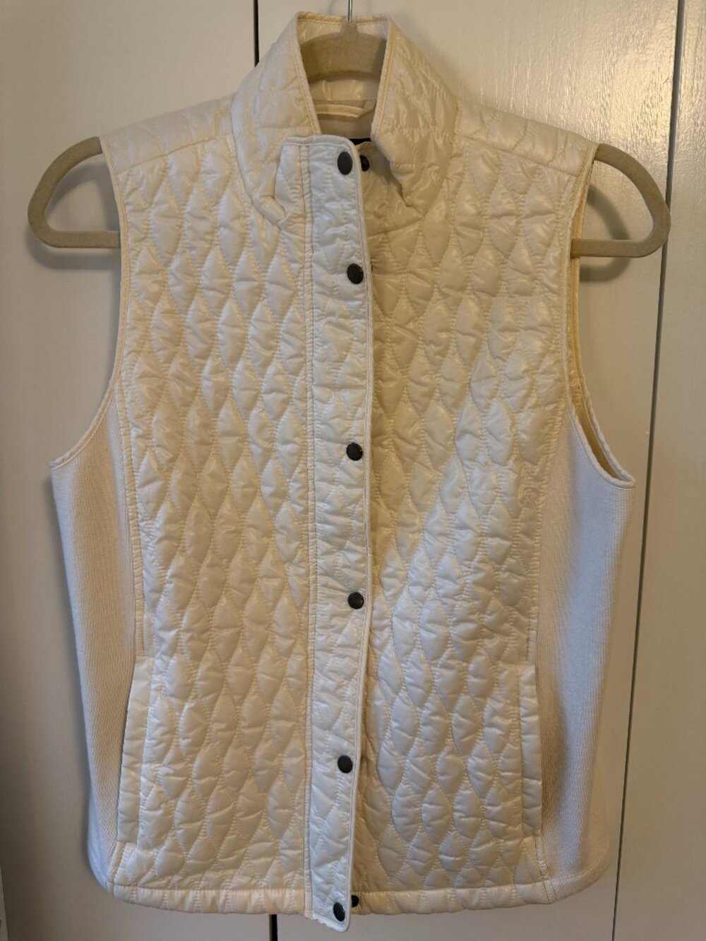 Cream puffer vest with zip-up pockets, Talbots Small
